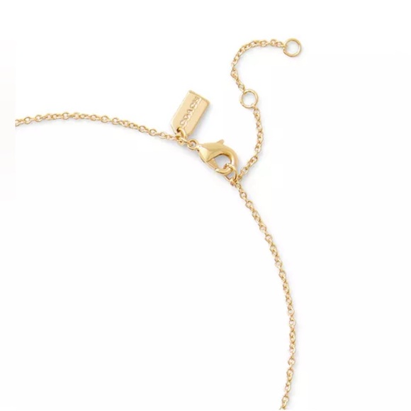 COACH
Signature Butterfly Short Pendant Necklace - Picture 14 of 15